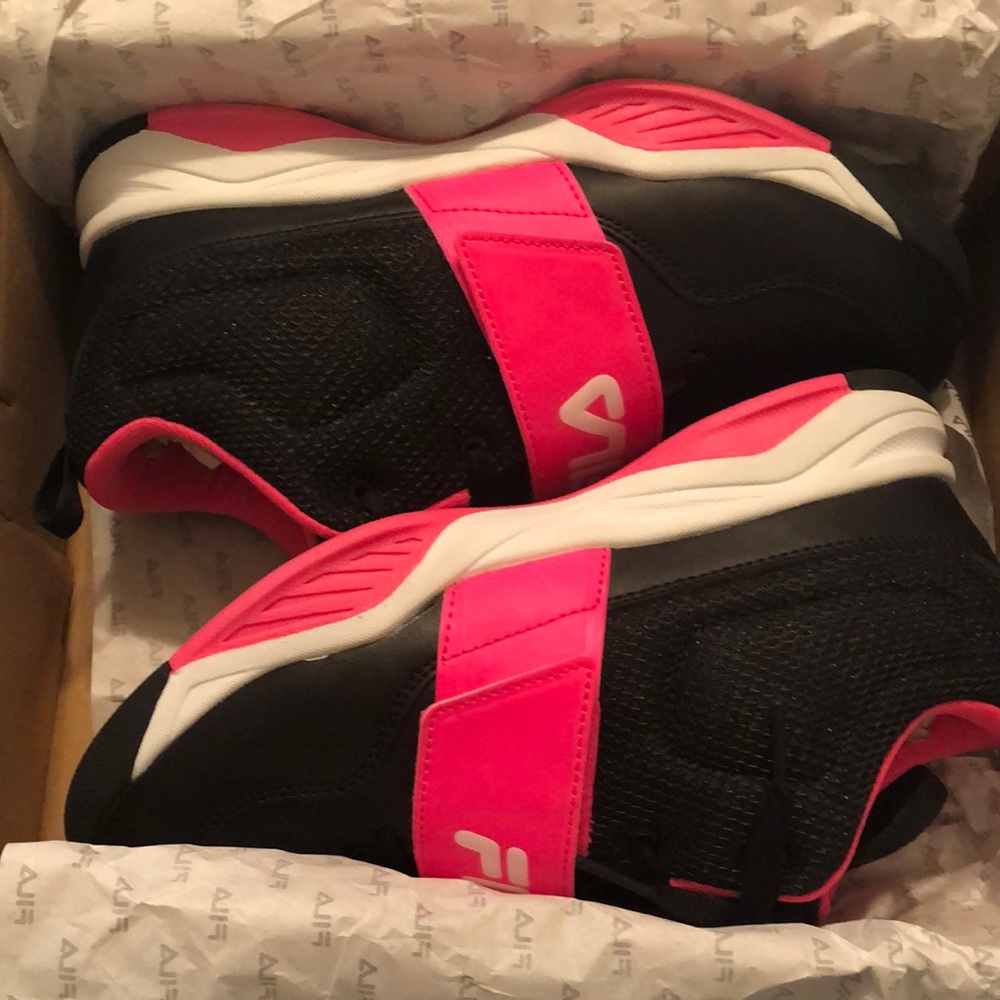 I am selling shoes